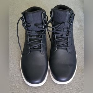 Men's Timberland boots size 9